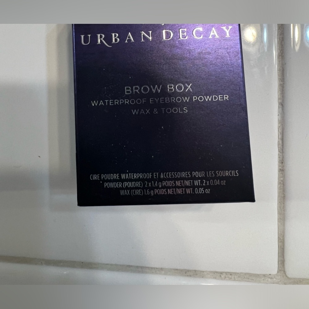 Urban decay brown box  BLACK